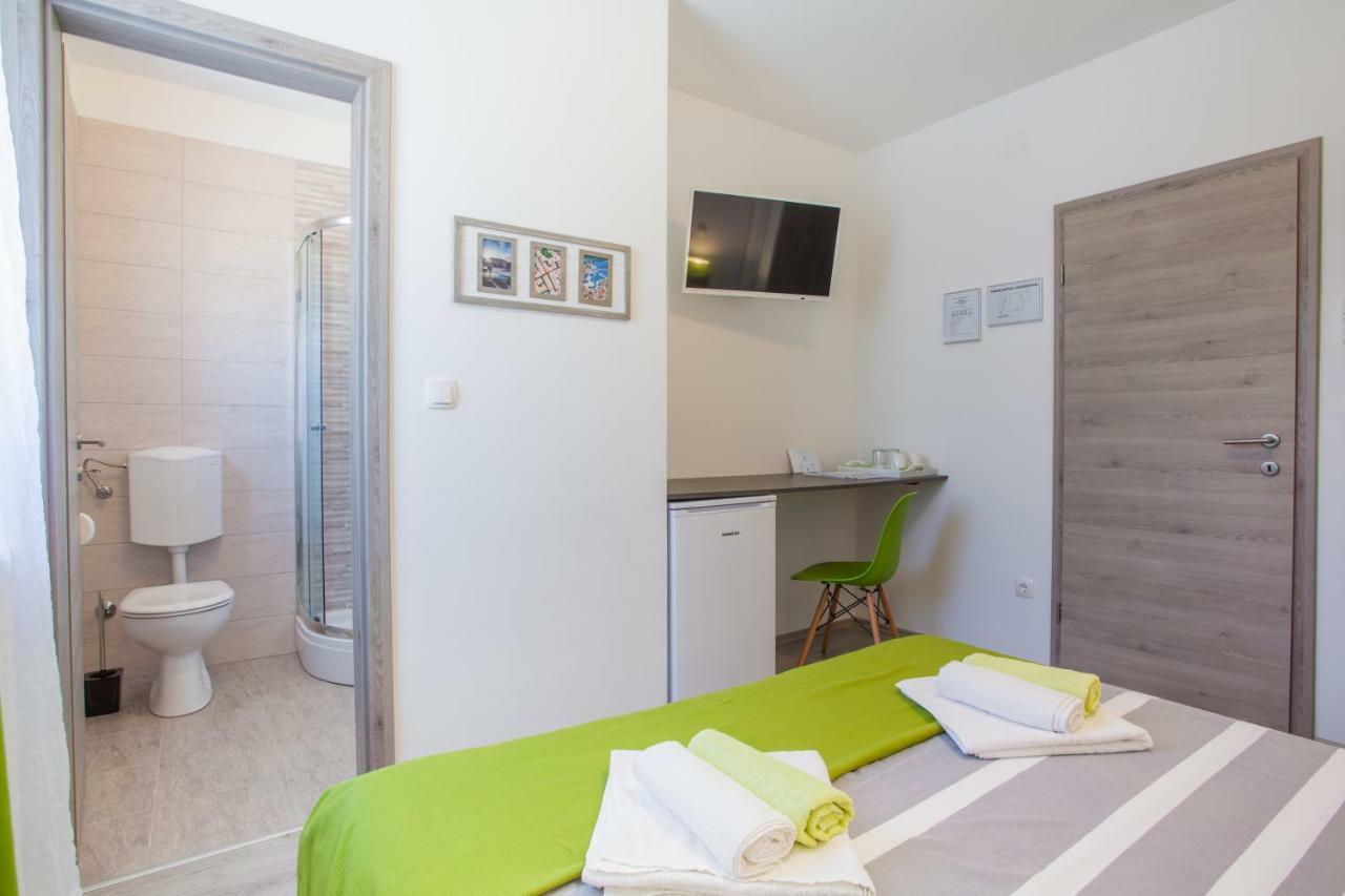 Room Elelina Cres Eksteriør billede