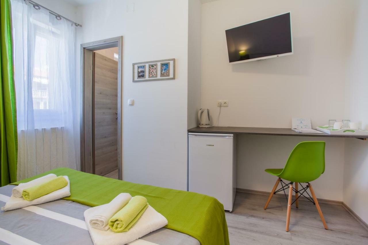Room Elelina Cres Eksteriør billede