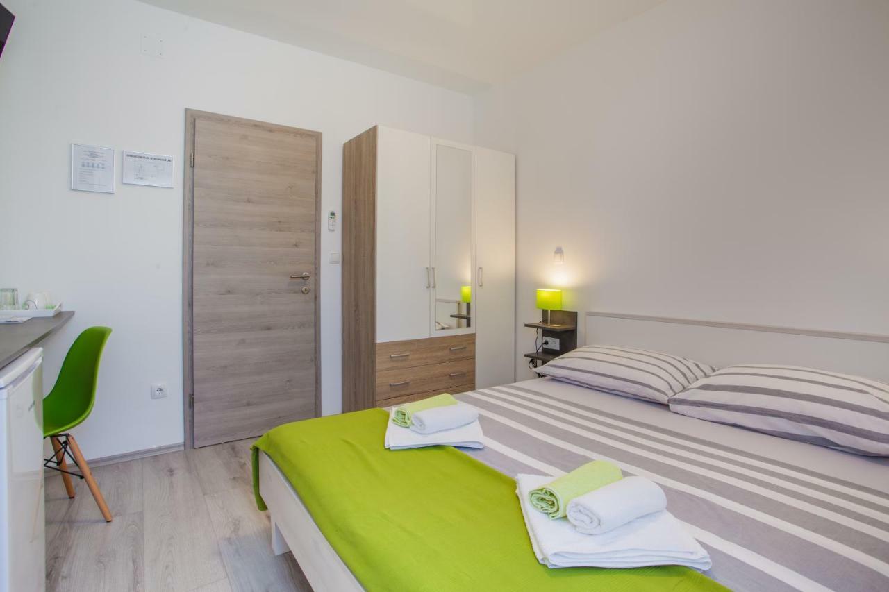 Room Elelina Cres Eksteriør billede
